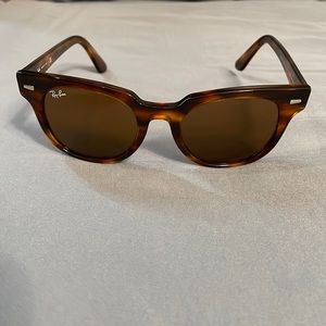 Ray ban tortoise meteor sunglasses, never worn, only tried on